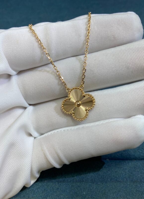 Van Cleef&Arpel Alhambra Medium Laser Clover Necklace, Yellow Gold