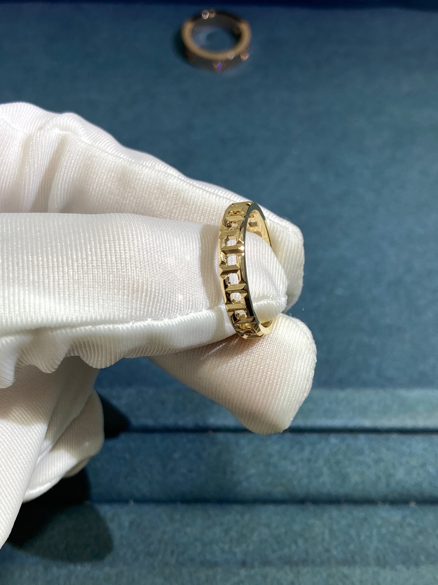 img_1071 Tiffany Narrow T Ring Without Diamonds, Yellow Gold - Image 1