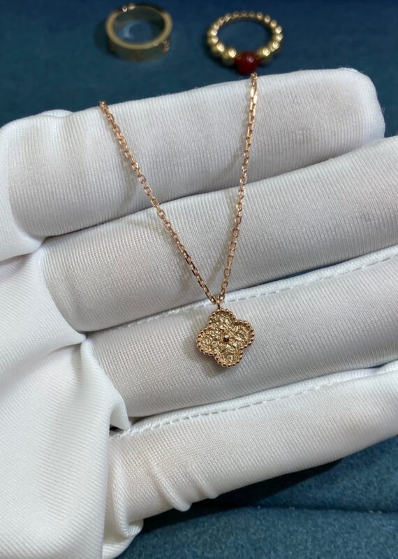 Van Cleef&Arpel Small Gilt Clover Necklace, Rose Gold