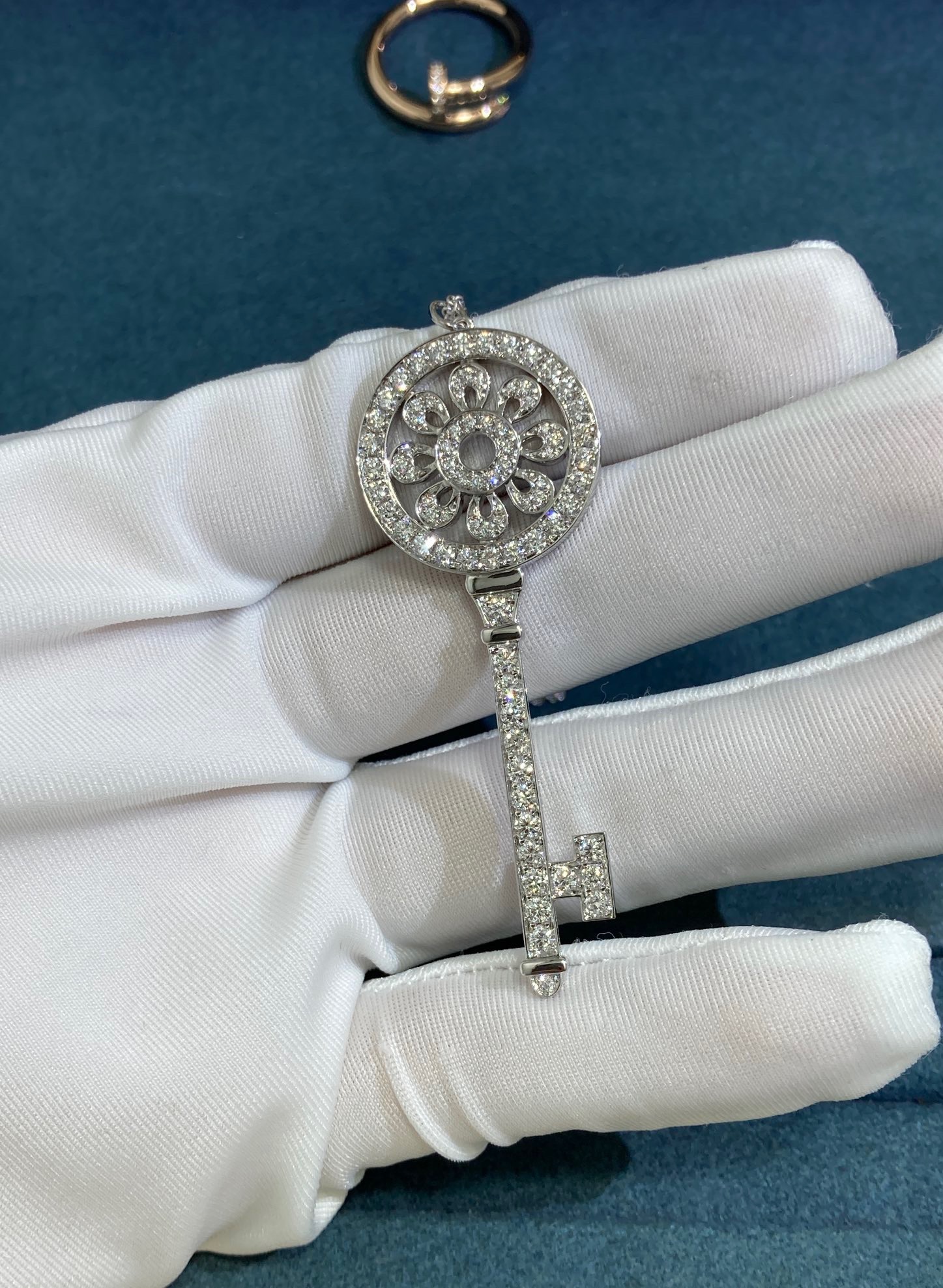 img_2076 Tiffany Petal Sunflower Key Necklace, White Gold - Image 1