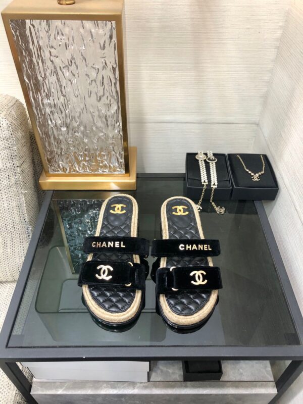 Chanel 2023 Spring/Summer Velcro Sandals