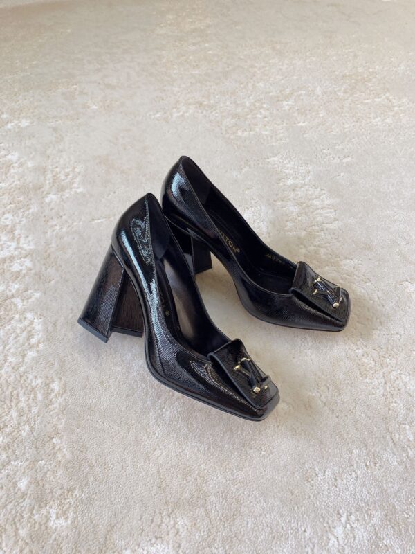 Louis Vuitton New 2023 Shake Shoes