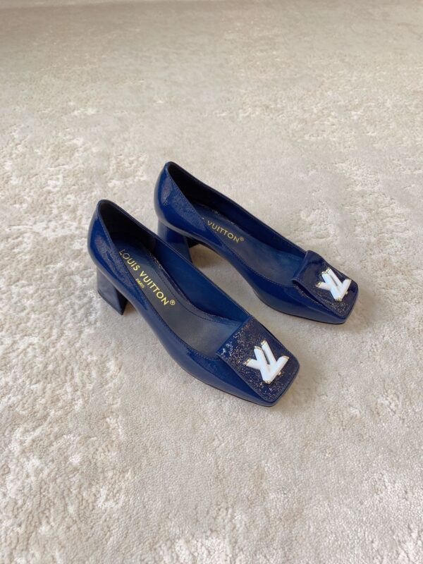 Louis Vuitton New 2023 Shake Shoes