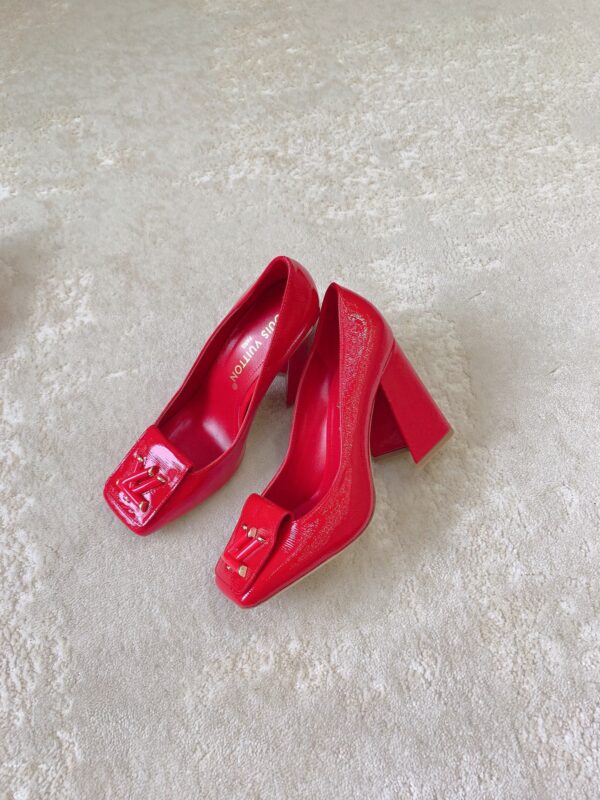 Louis Vuitton New 2023 Shake Shoes