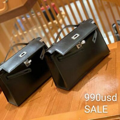 Kelly Pochette in Noir Swift