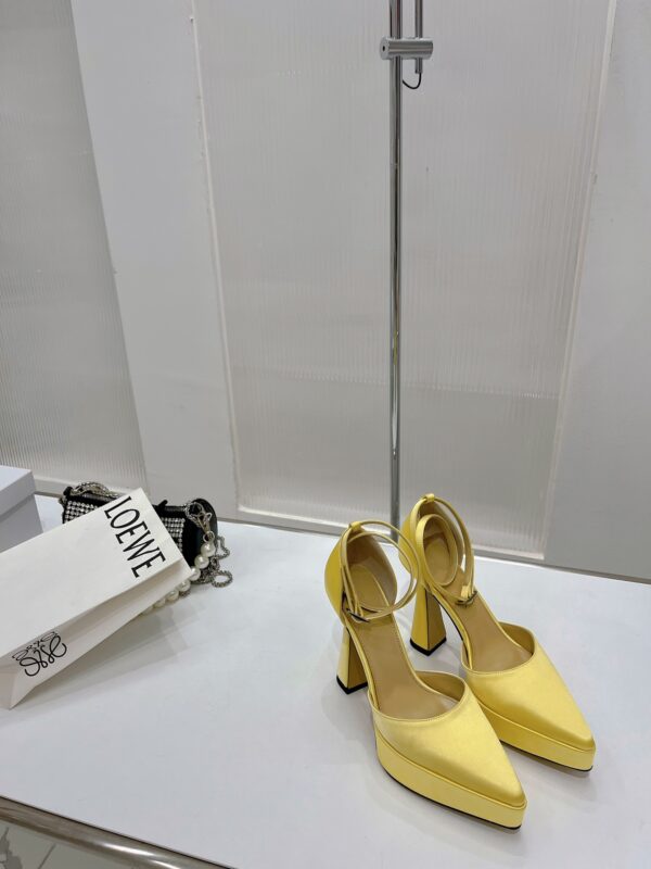 Mach & Mach High-heels