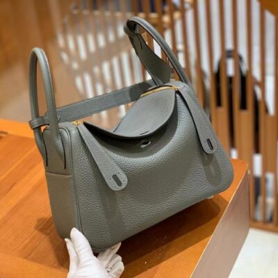 Lindy 26 Etain Clemence