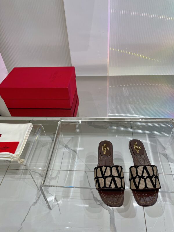Valentino New 2023 Sandals