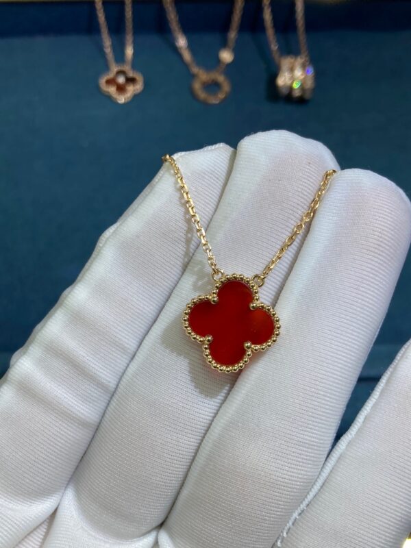 Medium Carnelian Clover Necklace, Yellow Gold
