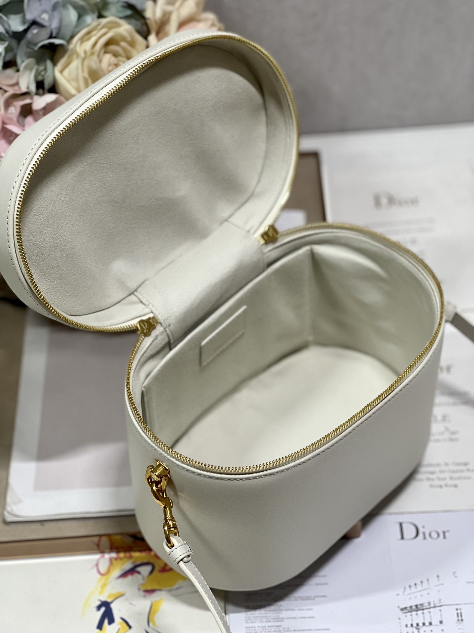 Dior Large White Cosmetic Box Bag - Image 8