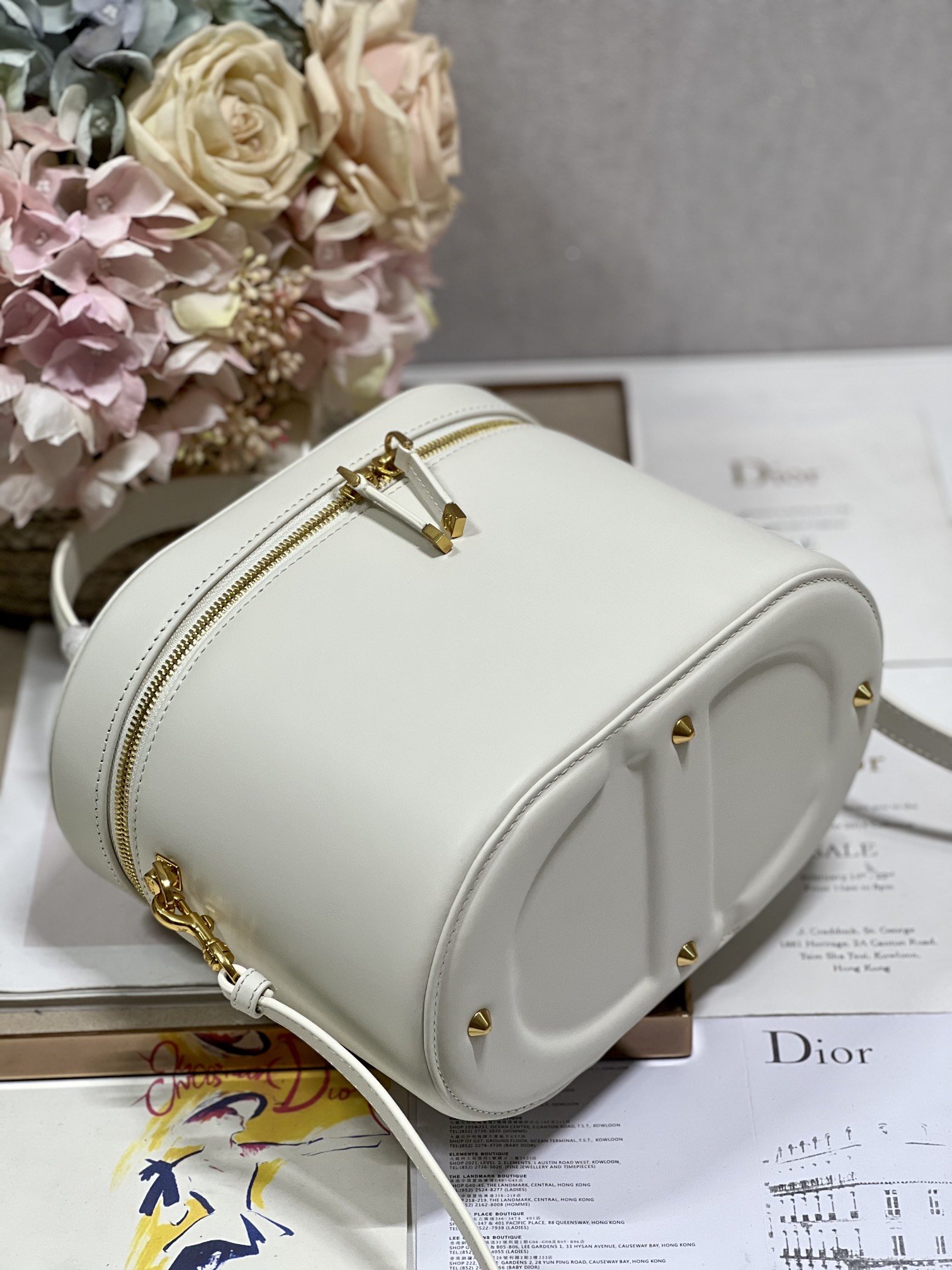 Dior Large White Cosmetic Box Bag - Image 5