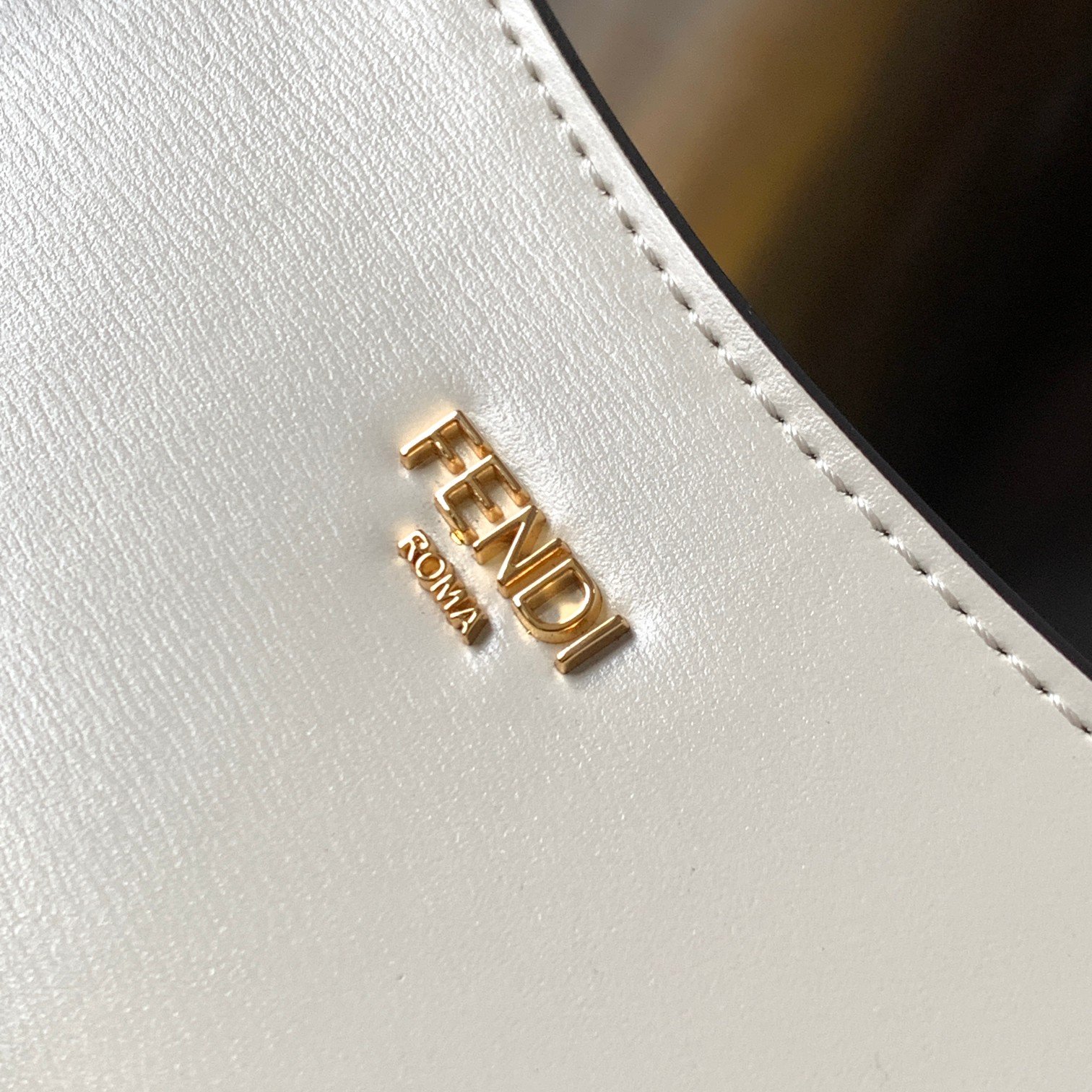 Fendi O'Lock Swing Bag - Image 9