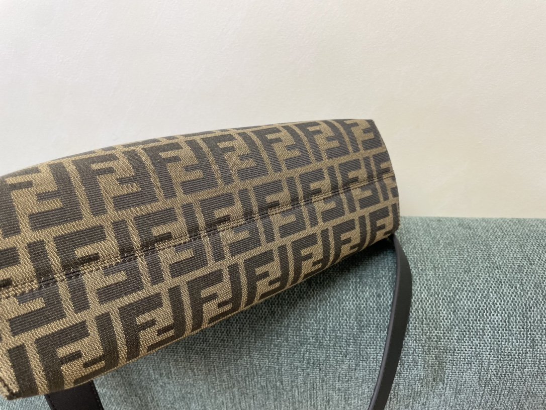 Fendi Large Presbyopia Bag - Image 3