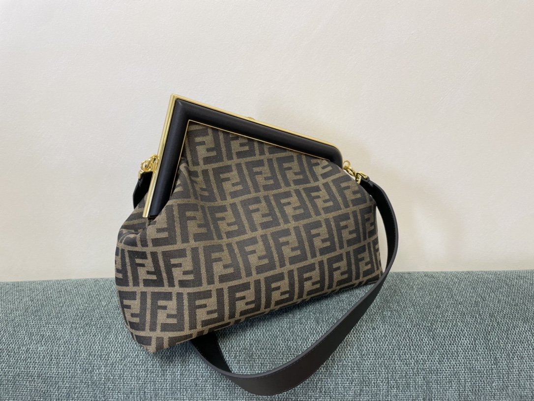 Fendi Large Presbyopia Bag - Image 2