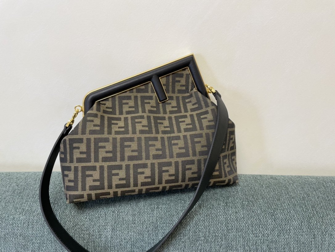 Fendi Large Presbyopia Bag