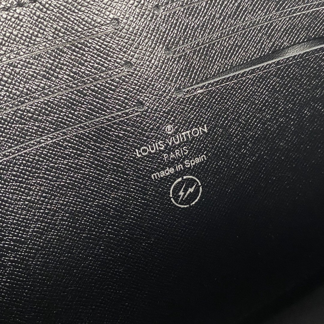 Louis Vuitton Pochette Voyage Medium Bag - Image 8