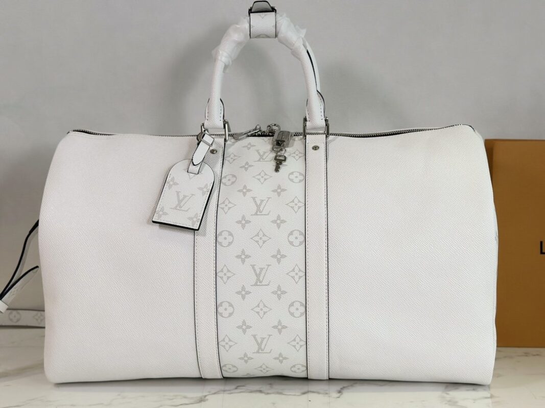 Louis Vuitton Keepall 50 Bandoulière Bag