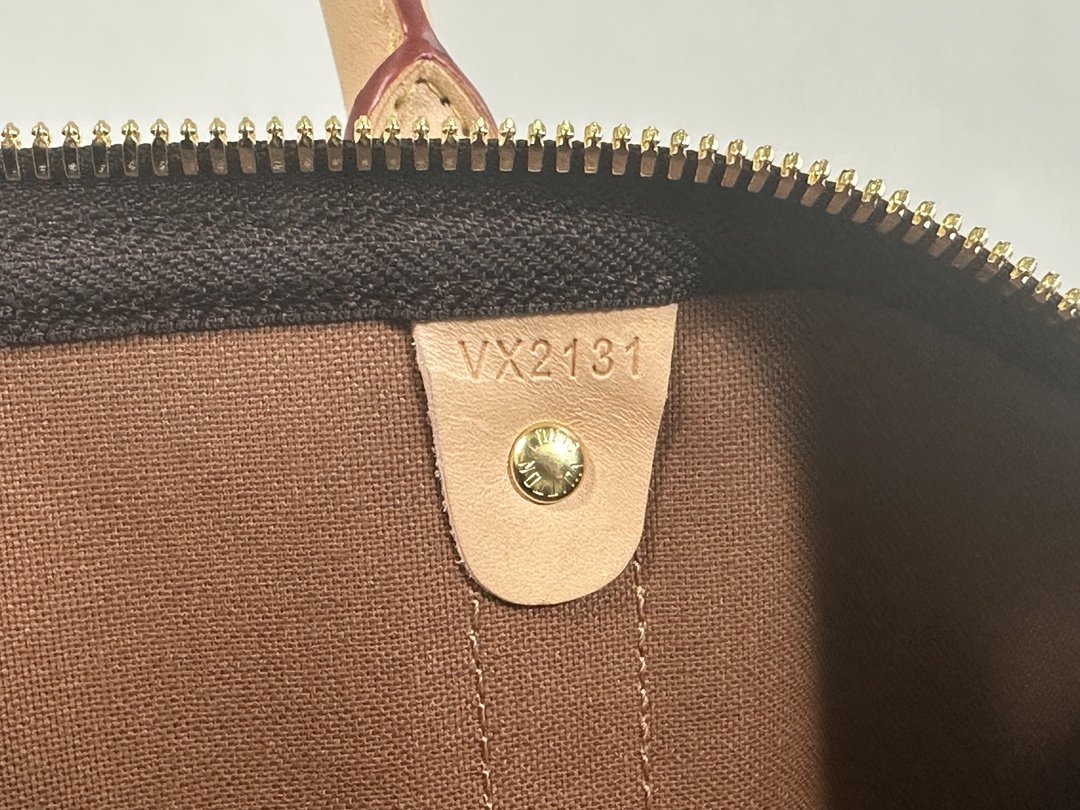 Louis Vuitton Keepall Bag - Image 5