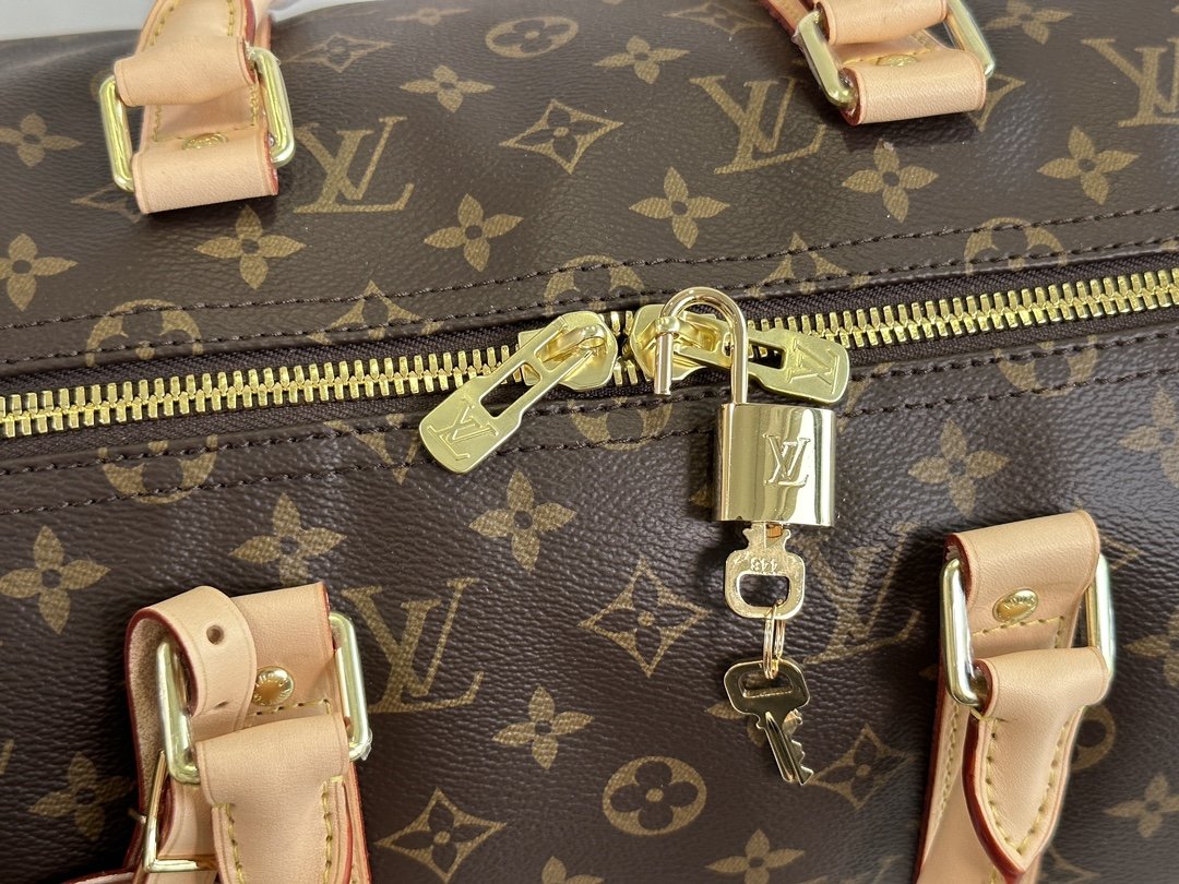 Louis Vuitton Keepall Bag - Image 7