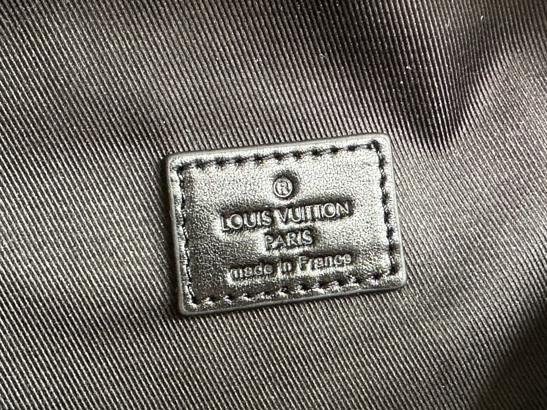 Louis Vuitton Discovery Pack - Image 9