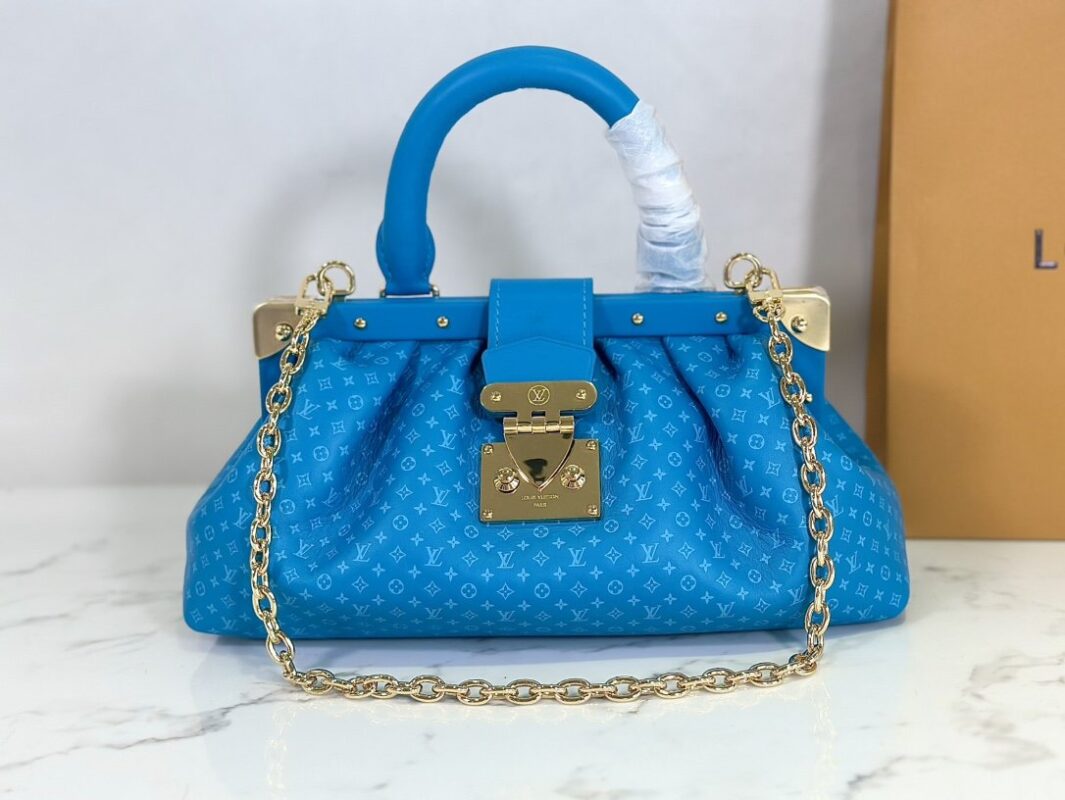 Louis Vuitton Monogram Clutch