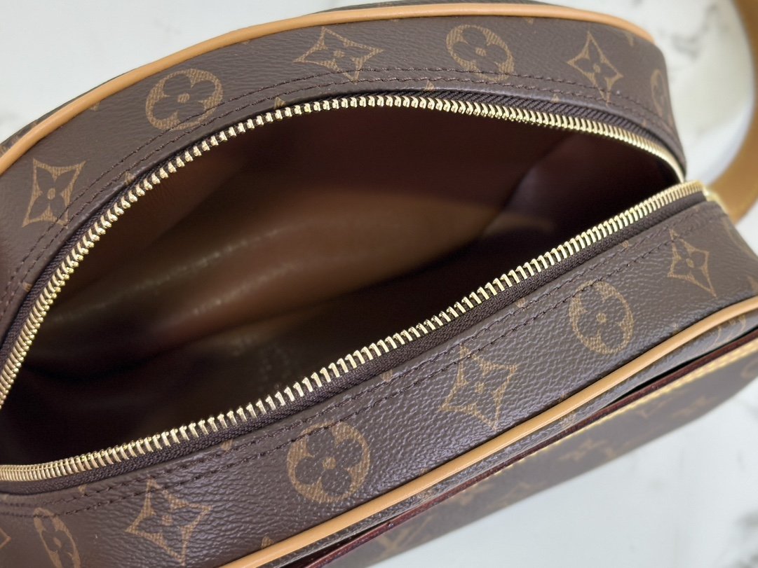 Louis Vuitton Monogram Mresbyopic Bag - Image 9