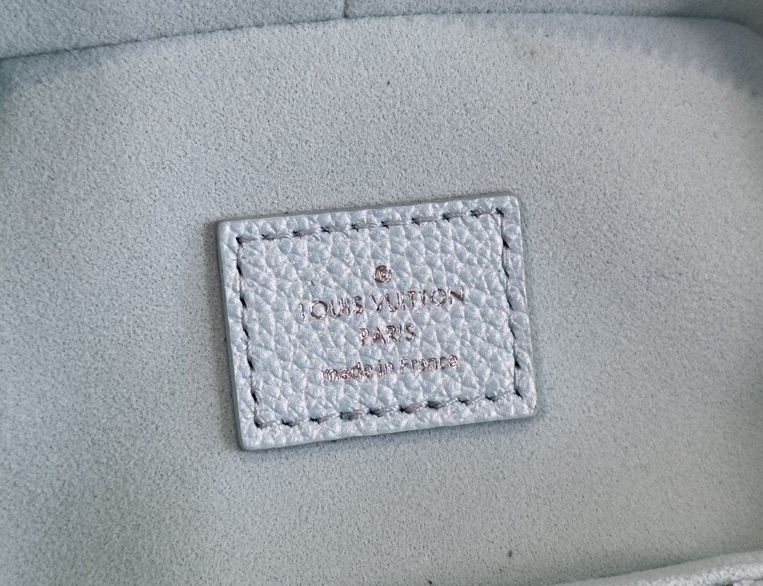 Louis Vuitton Micro Vanity Handbag - Image 8