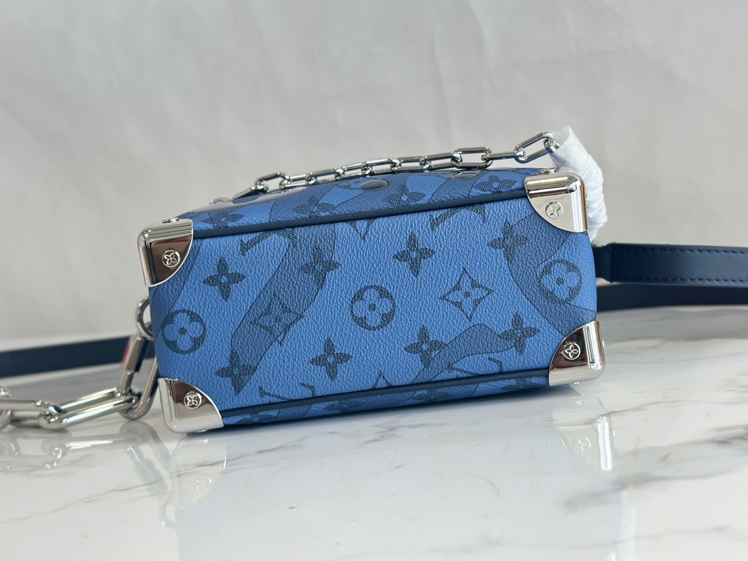 Louis Vuitton Mini Soft Trunk handbag - Image 4