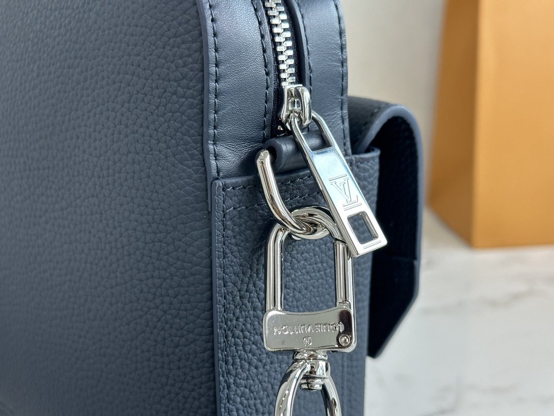 Louis Vuitton Fastline Messenger Bag - Image 6