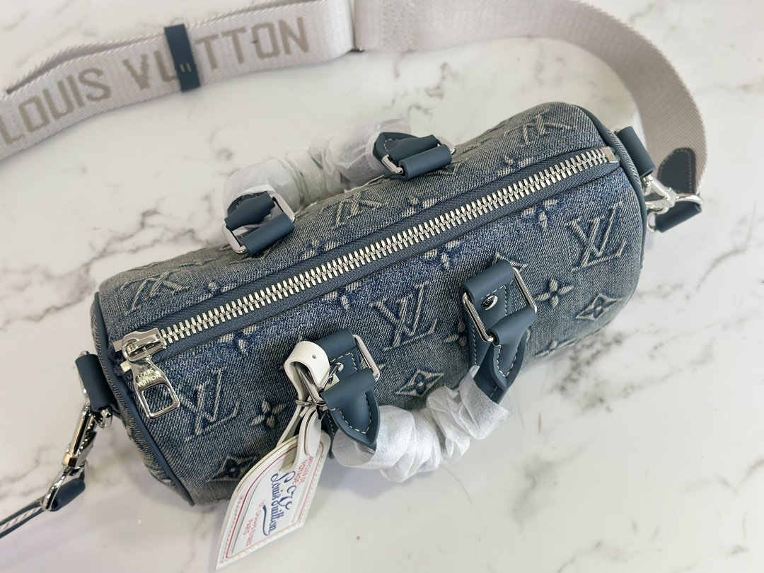 Louis Vuitton Keepall Bandoulière 25Handbag - Image 7