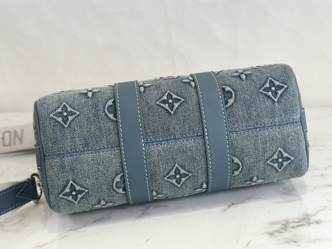 Louis Vuitton Keepall Bandoulière 25Handbag - Image 3