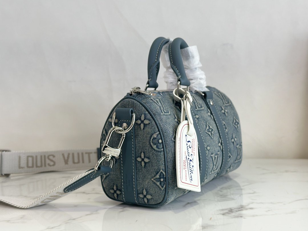 Louis Vuitton Keepall Bandoulière 25Handbag - Image 6