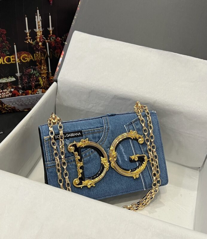 Dolce & Gabbana 23 Chain Crossbody Bag