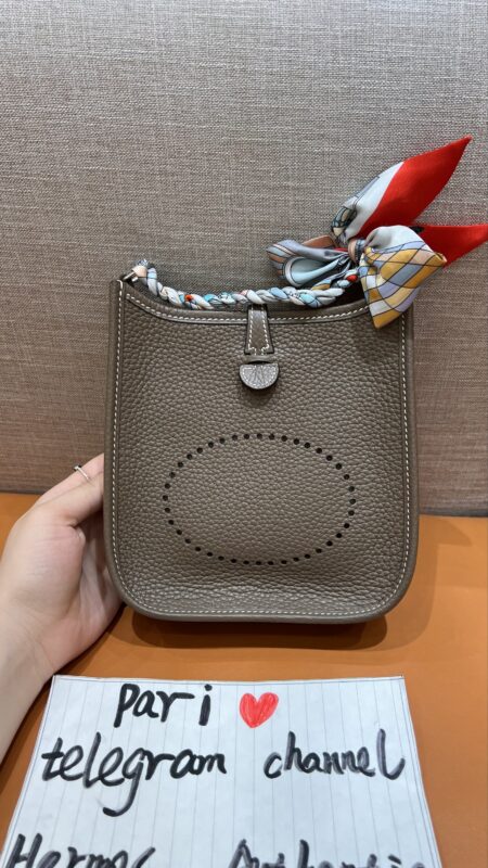 Evelyne Mini Etoupe Clemence