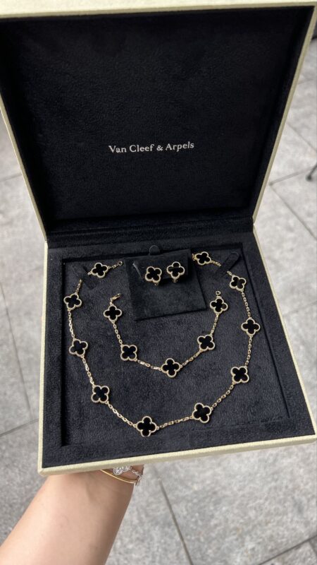 Van Cleef&Arpel Alhambra Jewelry Set