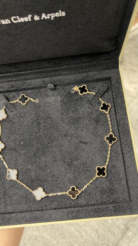 Van Cleef&Arpel Alhambra Necklace