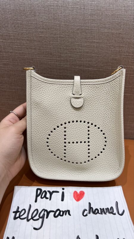 Mini Evelyne Clemence