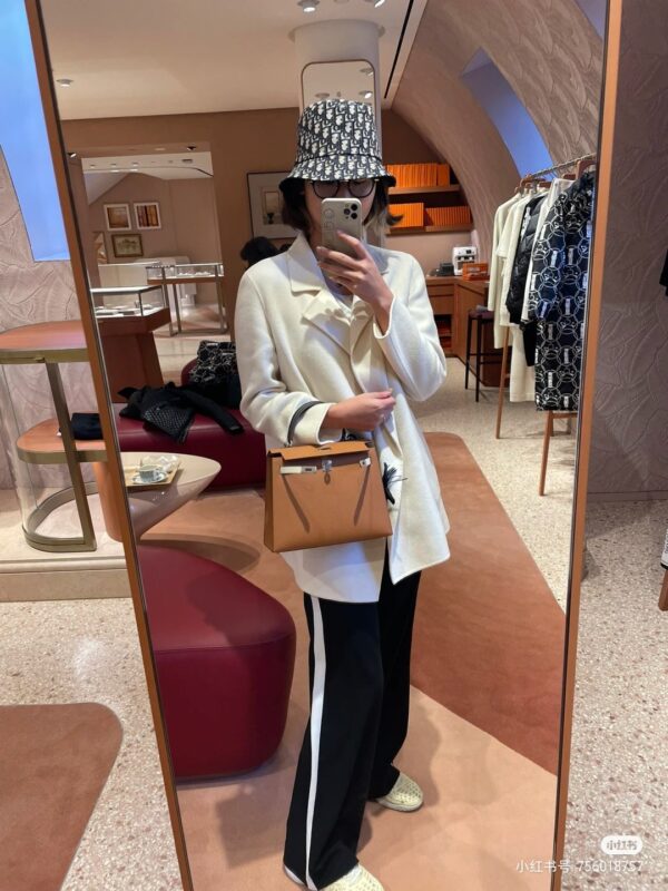 Kelly 28 Golden Brown Swift