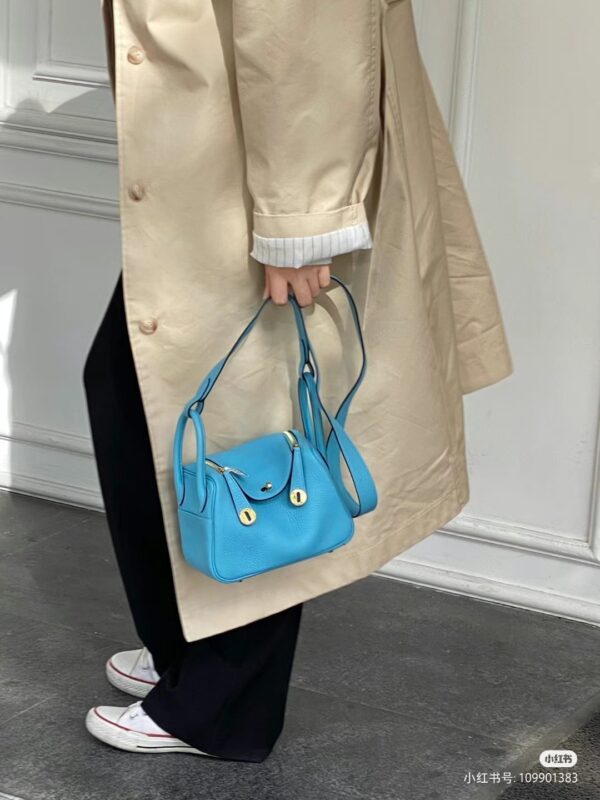 Lindy 26 Blue Clemence