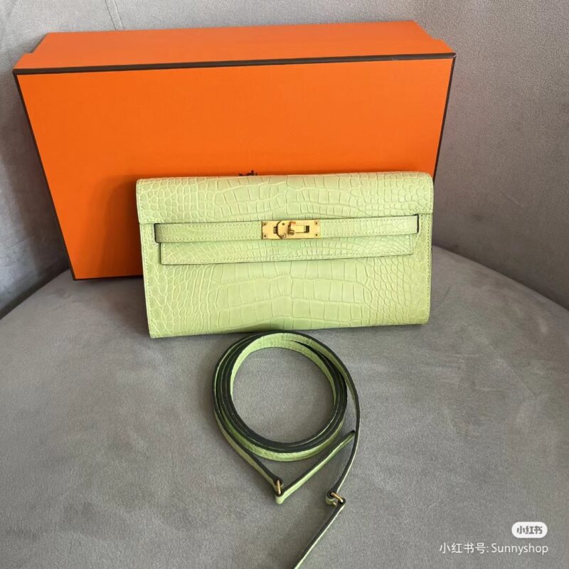 Kelly To Go Wallet in Matte Crocodile
