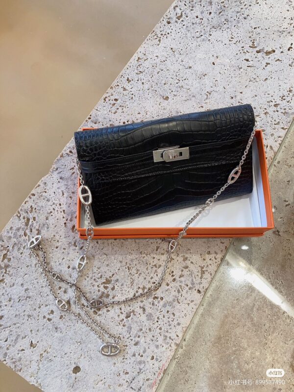 Kelly To Go WOC in Noir Matte Crocodile