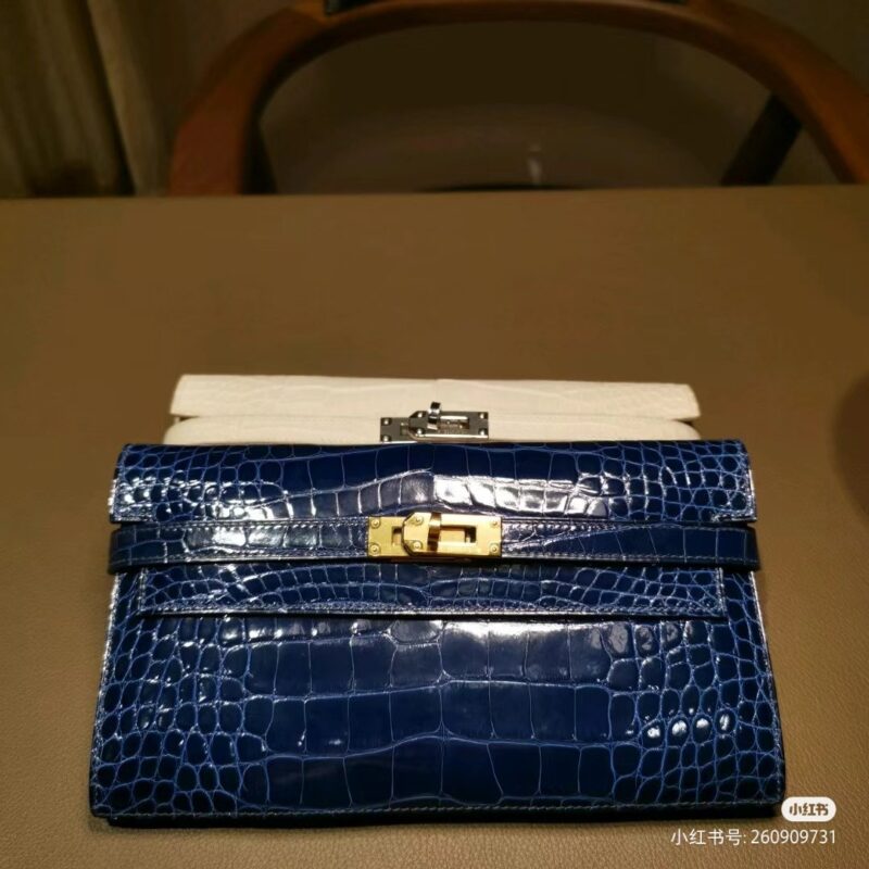 Kelly To Go in Shiny Crocodile