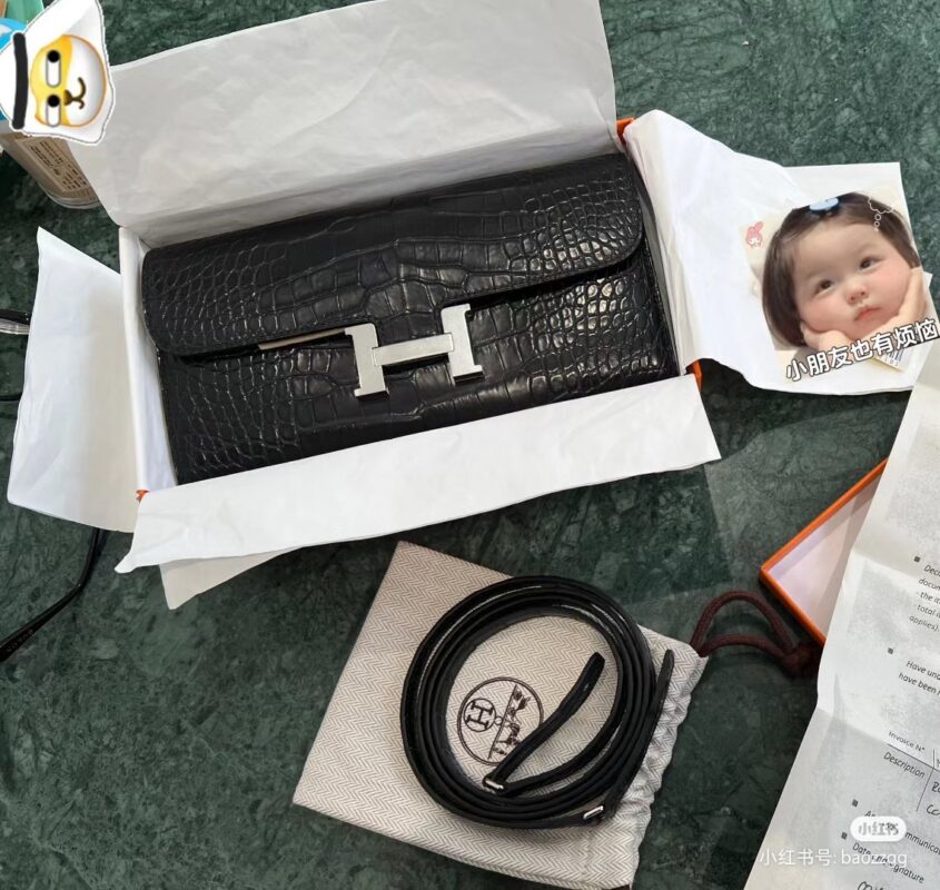 Constance To Go Long Wallet in Noir Matte Crocodile