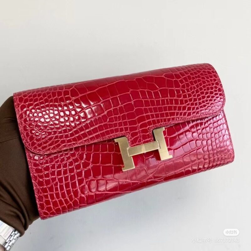Constance To Go Long Wallet in Red Shiny Crocodile