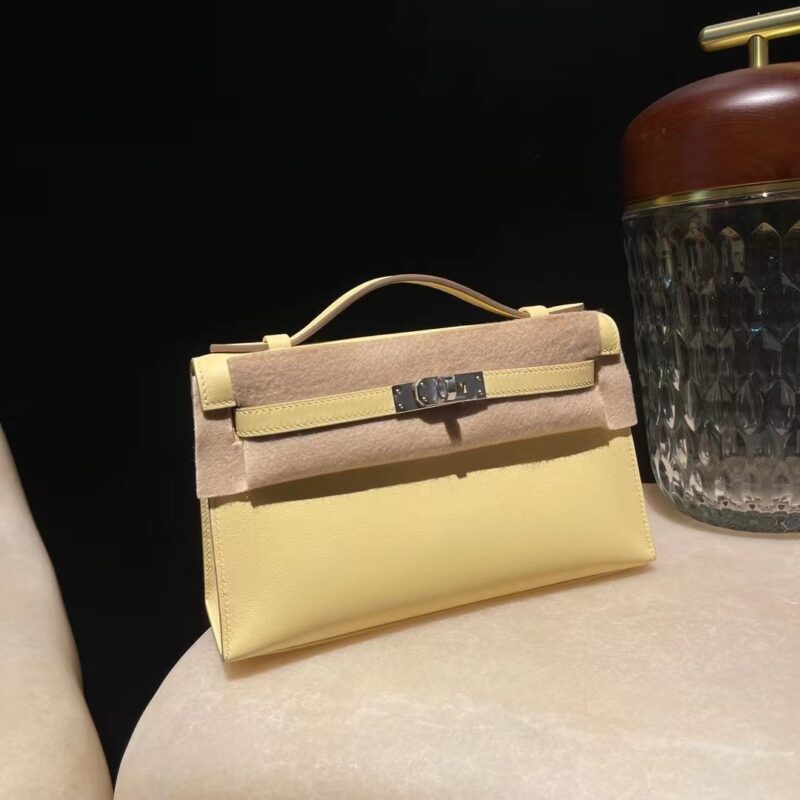 Kelly Pochette Swift