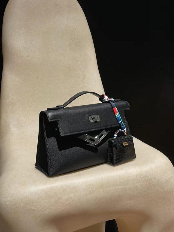 Kelly Pochette Swift