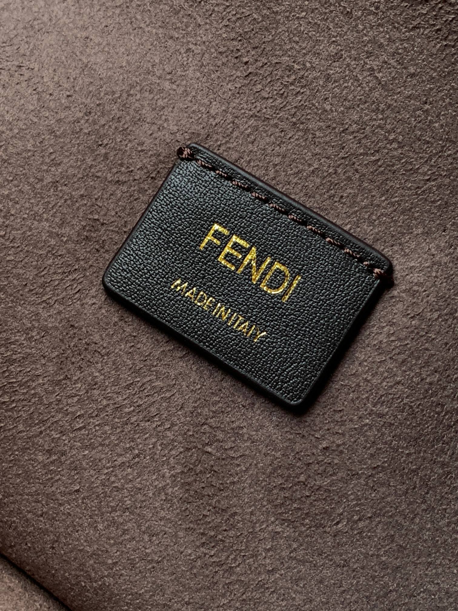 Fendi O'Lock Zip Bag - Image 3