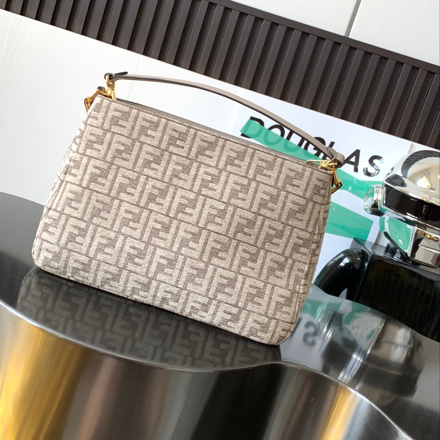 Fendi O'Lock Zip Bag - Image 2