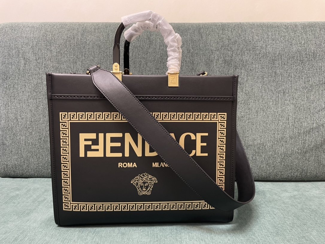 Fendi Tote Bag - Image 3