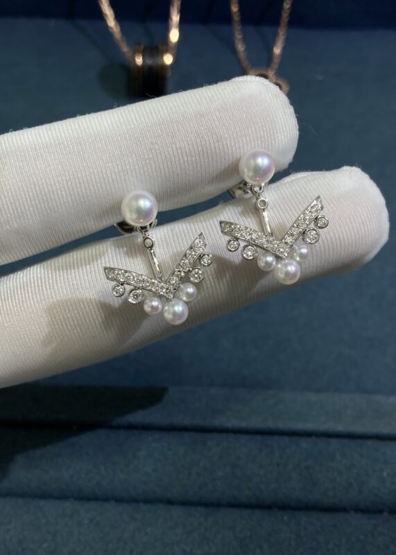 V Pearl Stud Earrings, White Gold